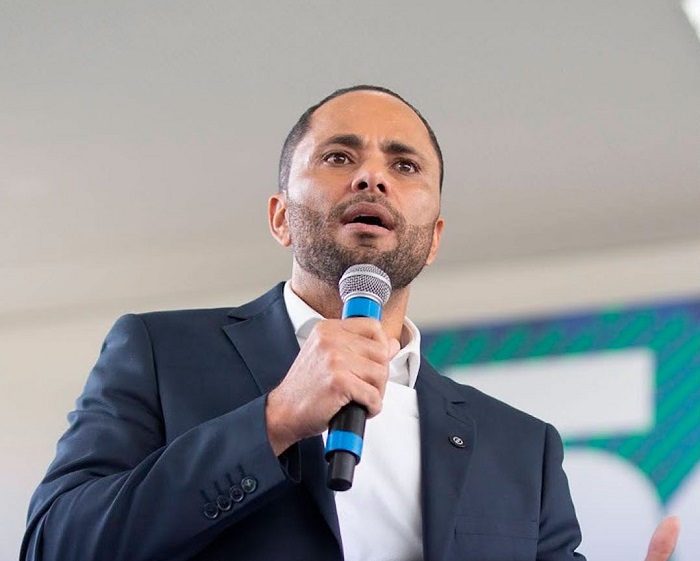 Do Carmo é assediado por partidos