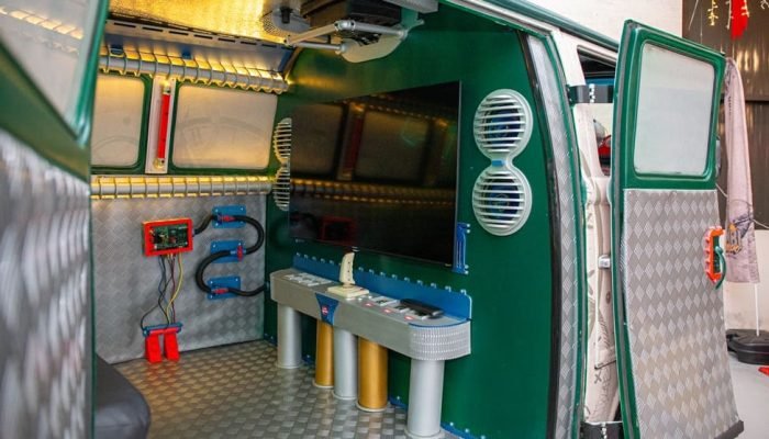 Kombi do Tempo relembra história da construção de Itaipu