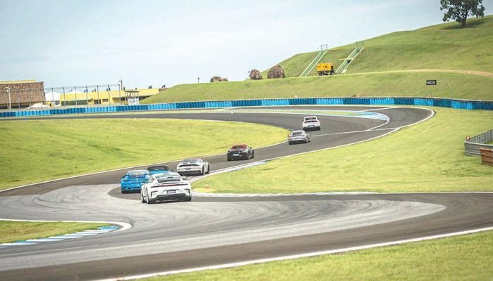 Porsche reúne 126 carros no Velocitta