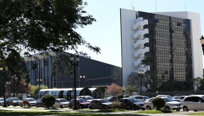 1784451963_Assembleia-Legislativa-do-Parana.jpg