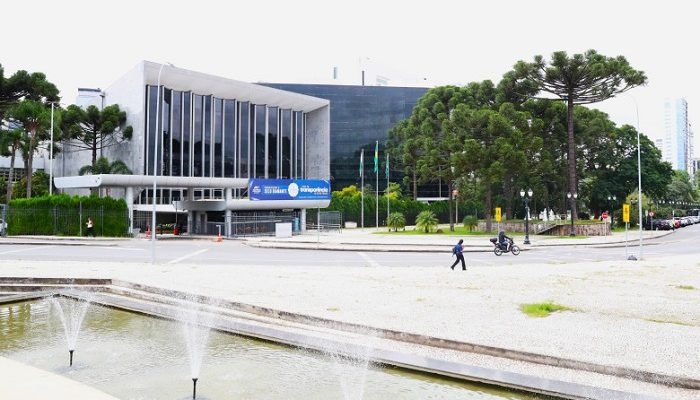1790021604_Assembleia-Legislativa-do-Parana.jpg