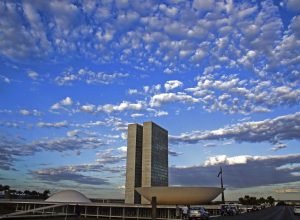 Congresso aprova emenda que autoriza professores a acumular cargos públicos