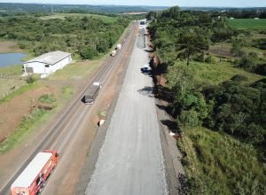 Rodovia PRC-466 entre Turvo e Palmeirinha avança 13,14% na duplicação em concreto