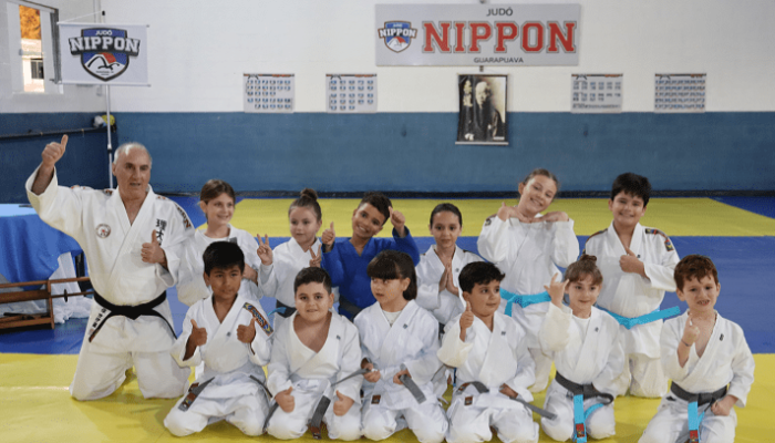 Guarapuava celebra troca de faixas no judô, reforçando valores além do esporte