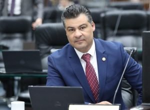 Deputado propõe lei impede condenados por maus-tratos a animais de ocupar cargos públicos