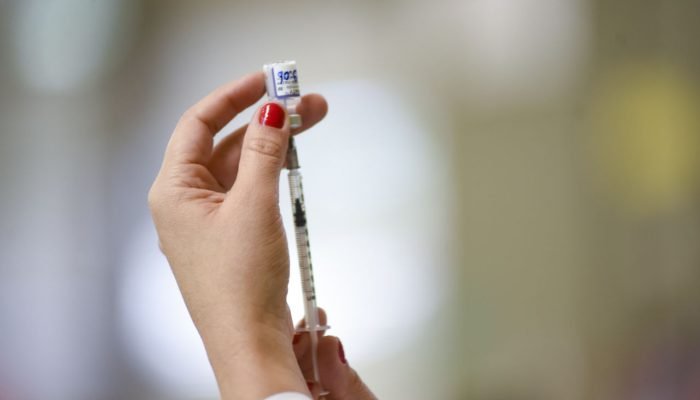 Brasil inicia vacinação contra covid-19 em 17 de janeiro de 2021