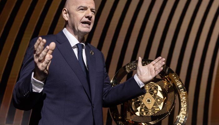 Infantino Pede Desculpas a Scaloni por Incidente com Taça da Copa do Mundo