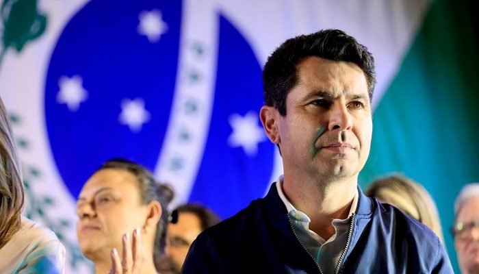 Alexandre-Curi-bandeira.jpg