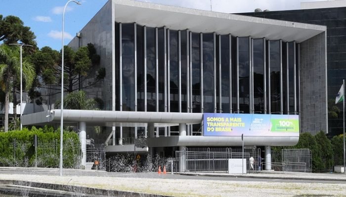 Assembleia-Legislativa-do-Parana-1.jpg
