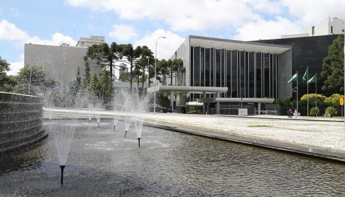 Assembleia-Legislativa-do-Parana-1.jpg