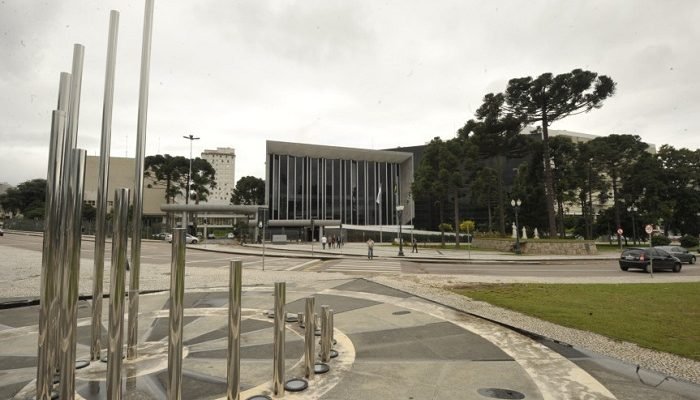 Assembleia-Legislativa-do-Parana-5.jpg