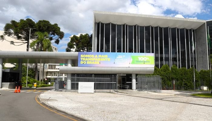 Assembleia-Legislativa-do-Parana.jpg