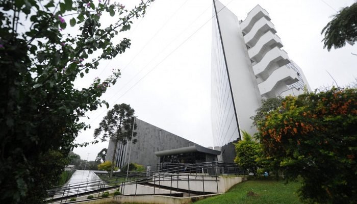 Assembleia-Legislativa-do-Parana.jpg