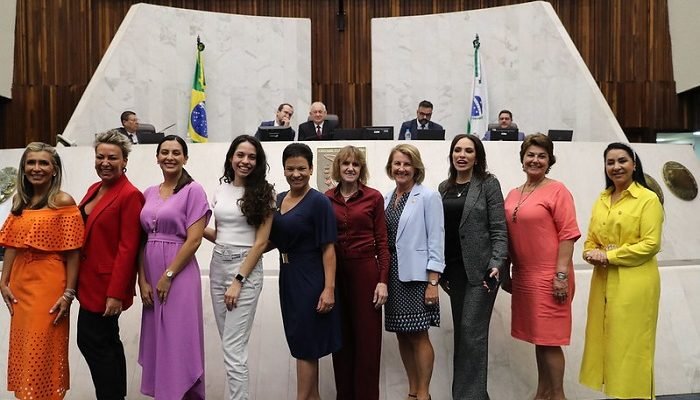 Bancada-Feminina-da-Alep.jpg