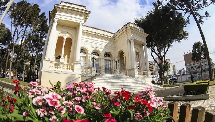 Camara-Municipal-de-Curitiba.jpg