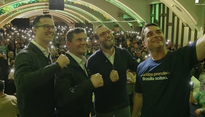 Deltan-Dallagnol-Sergio-Moro-Filipe-Barros-e-Flavio-Bolsonaro-1.jpg