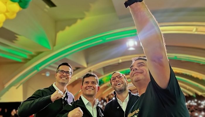 Deltan-Dallagnol-Sergio-Moro-Filipe-Barros-e-Flavio-Bolsonaro.jpg