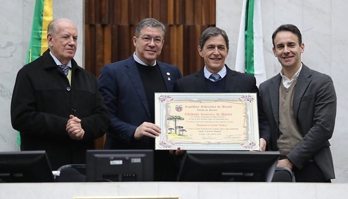 Dr-Leonidas-e-Antonio-Carlos-Valezi.jpg