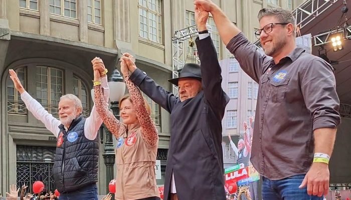 Dr.-Rosinha-Gleisi-Hoffmann-Lula-e-Requiao-Filho.jpg