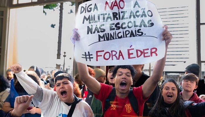 Fora-Eder-Borges.jpg