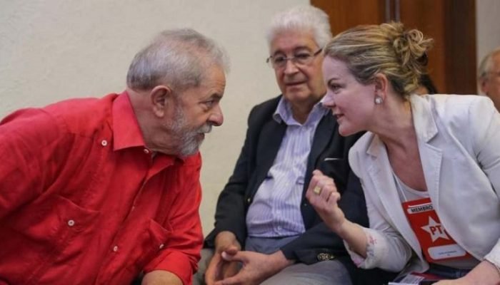 Lula-Requiao-e-Gleisi.jpg
