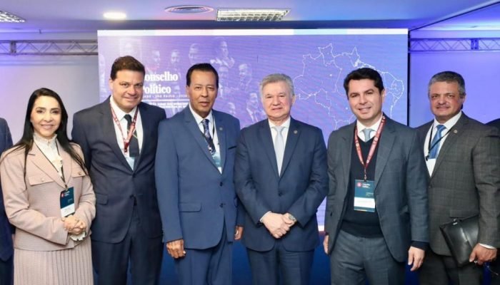 Mara-Lima-Sandro-Alex-e-Alexandre-Curi-com-lideres-nacionais-da-Assembleia-de-Deus-1024x682.jpg
