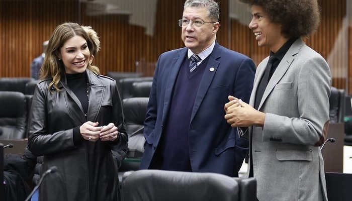 Maria-Victoria-Dr.-Leonidas-e-Renato-Freitas.jpg