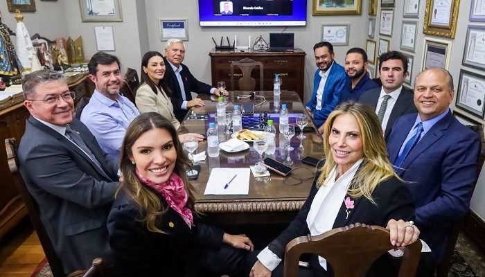 Maria-Victoria-Drl-Leonidas-Cesar-Silvestri-Mabel-Canto-Paulo-Mac-Donald-Ricardo-Barros-e-Cida-Borgh.jpeg