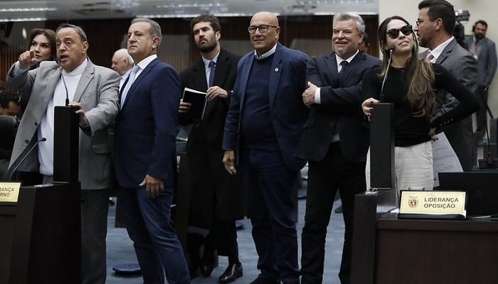 Maria-Victoria-Hussein-Bakri-Ademar-Traiano-Luiz-Claudio-Romanelli-Delegado-Jacovos-Ana-Julia-e-Aril.jpeg