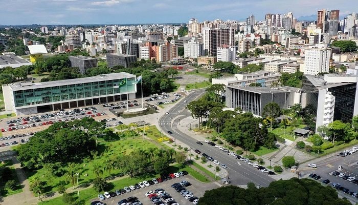 Palacio-Iguacu-e-Assembleia-Legislativa-do-Parana.jpg