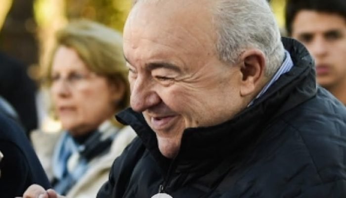 Rafael-Greca-recebendo-a-hostia.jpg