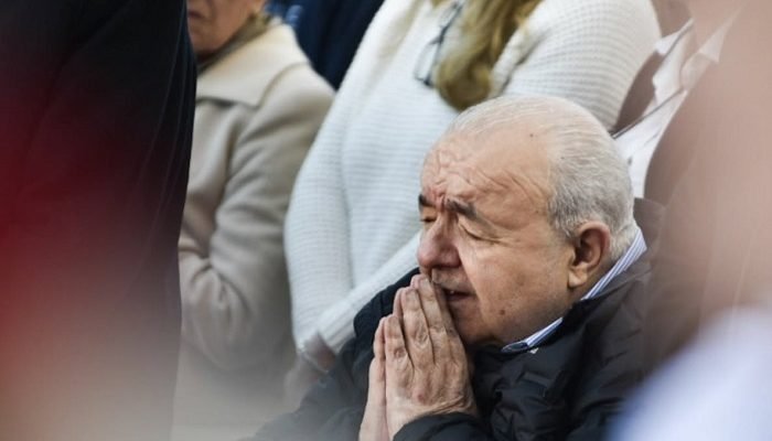 Rafael-Greca-rezando.jpg
