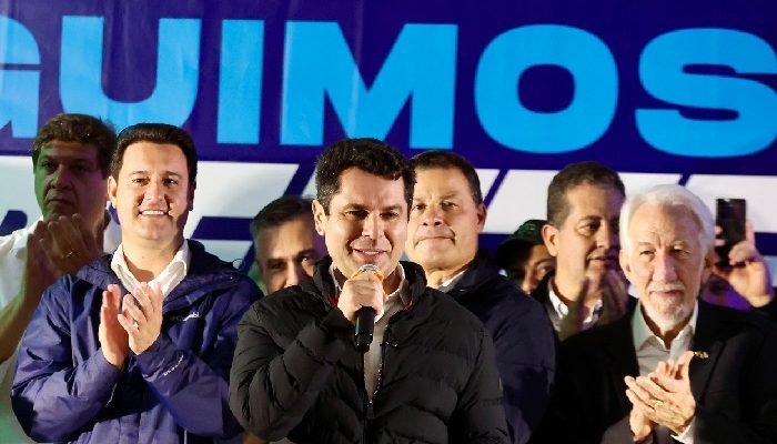 Ratinho-Junior-Alexandre-Curi-Sandro-Alex-Cobra-Reporter-e-Darci-Piana.jpg