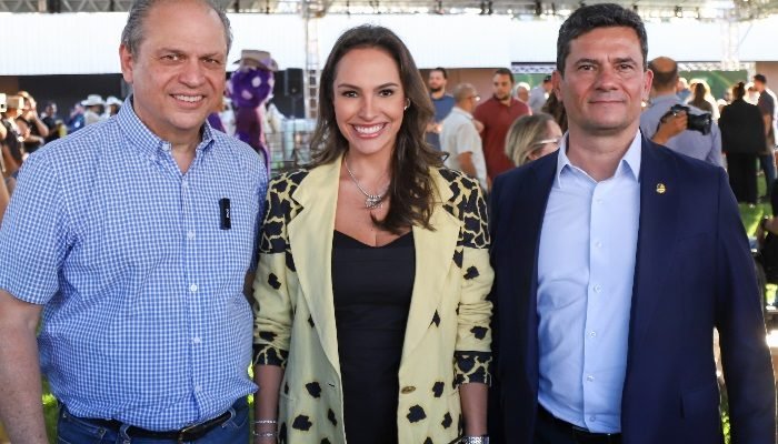 Ricardo-Barros-Maria-Victoria-e-Sergio-Moro.jpg