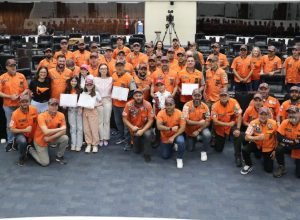 Assembleia Legislativa do Paraná homenageia Movimento Legendários