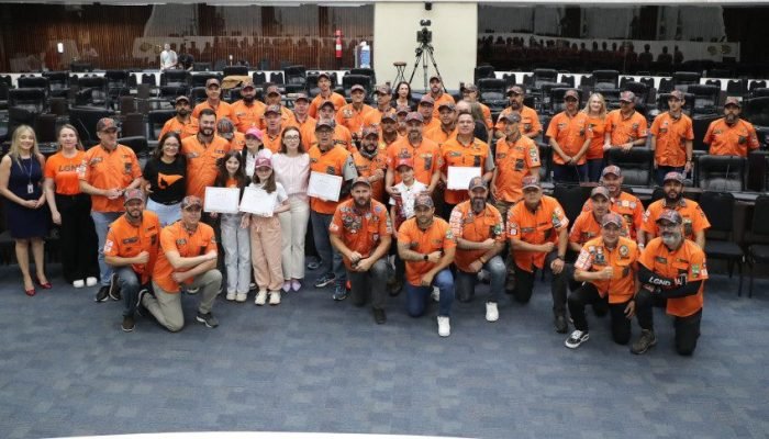 Assembleia Legislativa do Paraná homenageia Movimento Legendários