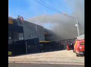 Incêndio atinge supermercado recém-inaugurado em Guarapuava