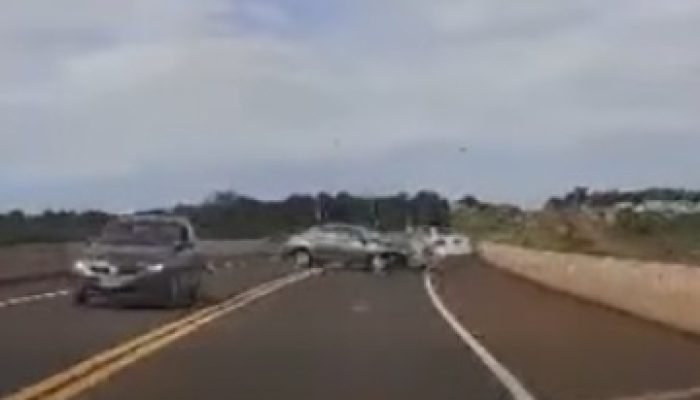 camera-capta-momento-exato-de-acidente-na-br-277.jpeg