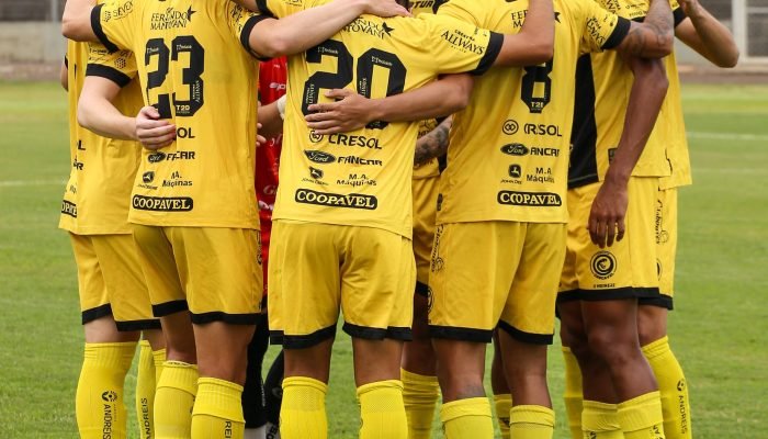 FC Cascavel enfrenta altos e baixos na temporada de 2025 e busca recomeçar para conquistar