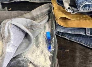 Receita Federal apreende 4,07 kg de substância análoga à cocaína em bermuda