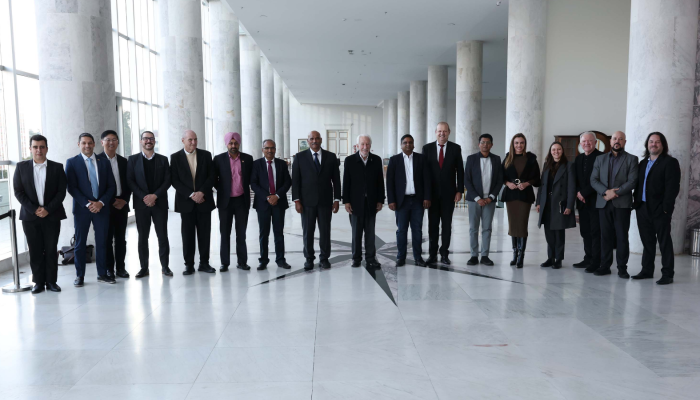 comitiva-india-supercomputadores-parana-ari-dias-a006463430202606170825.png