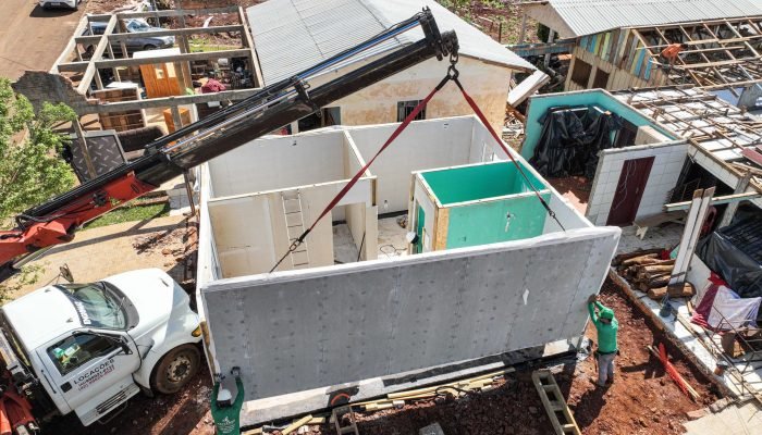 Rio Bonito do Iguaçu ergue 15 novas casas