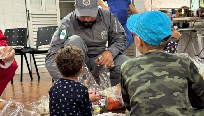 Polícia Penal fortalece laços com crianças no Recanto da Criança, promovendo alegria