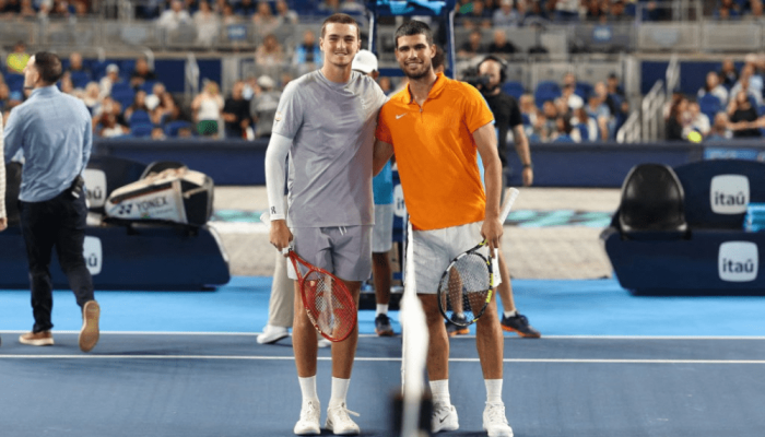 Alcaraz confirma favoritismo e vence João Fonseca em exibição no Miami Invitational