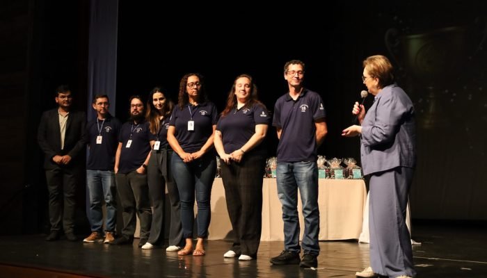 Guarapuava celebra formatura de 100 professores em tecnologia educacional