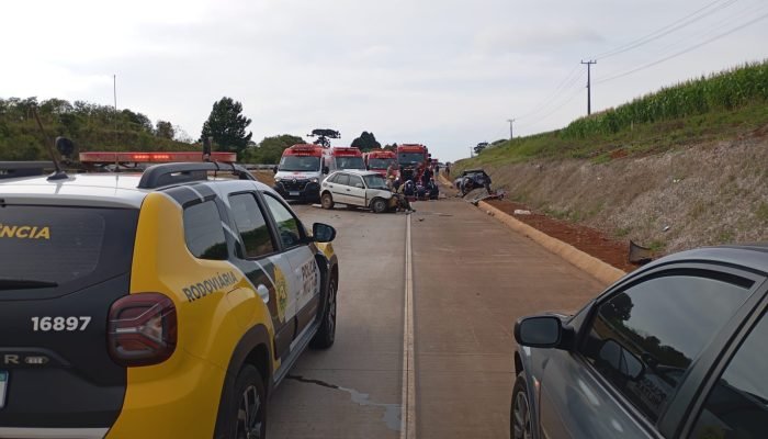 Colisão entre dois carros causa dois óbitos na PR 466, em Guarapuava