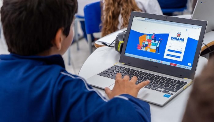 Investimento em tecnologia para escolas ultrapassa R$ 220 milhões em 2025