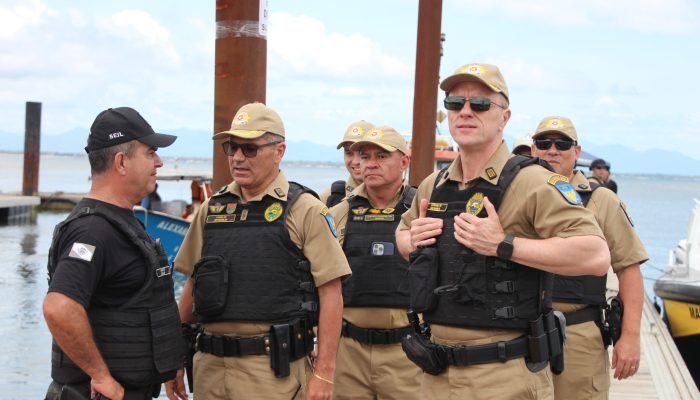Comandante e Subcomandante-Geral da PMPR visitam Ilha do Mel para intensificar policiamento