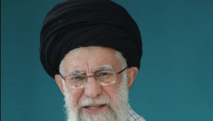 ira-confirma-morte-de-ali-khamenei-apos-bombardeio-tensao-internacional-aumenta.jpeg