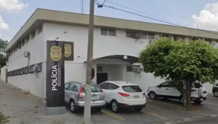 pastor-foge-de-motel006776540202610161802.png